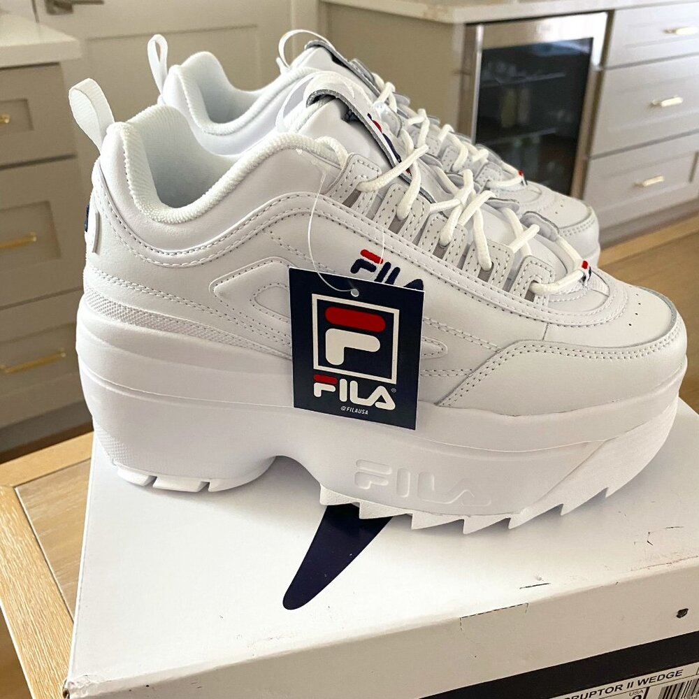 NWT Size 9 FILA DISRUPTOR II WEDGE